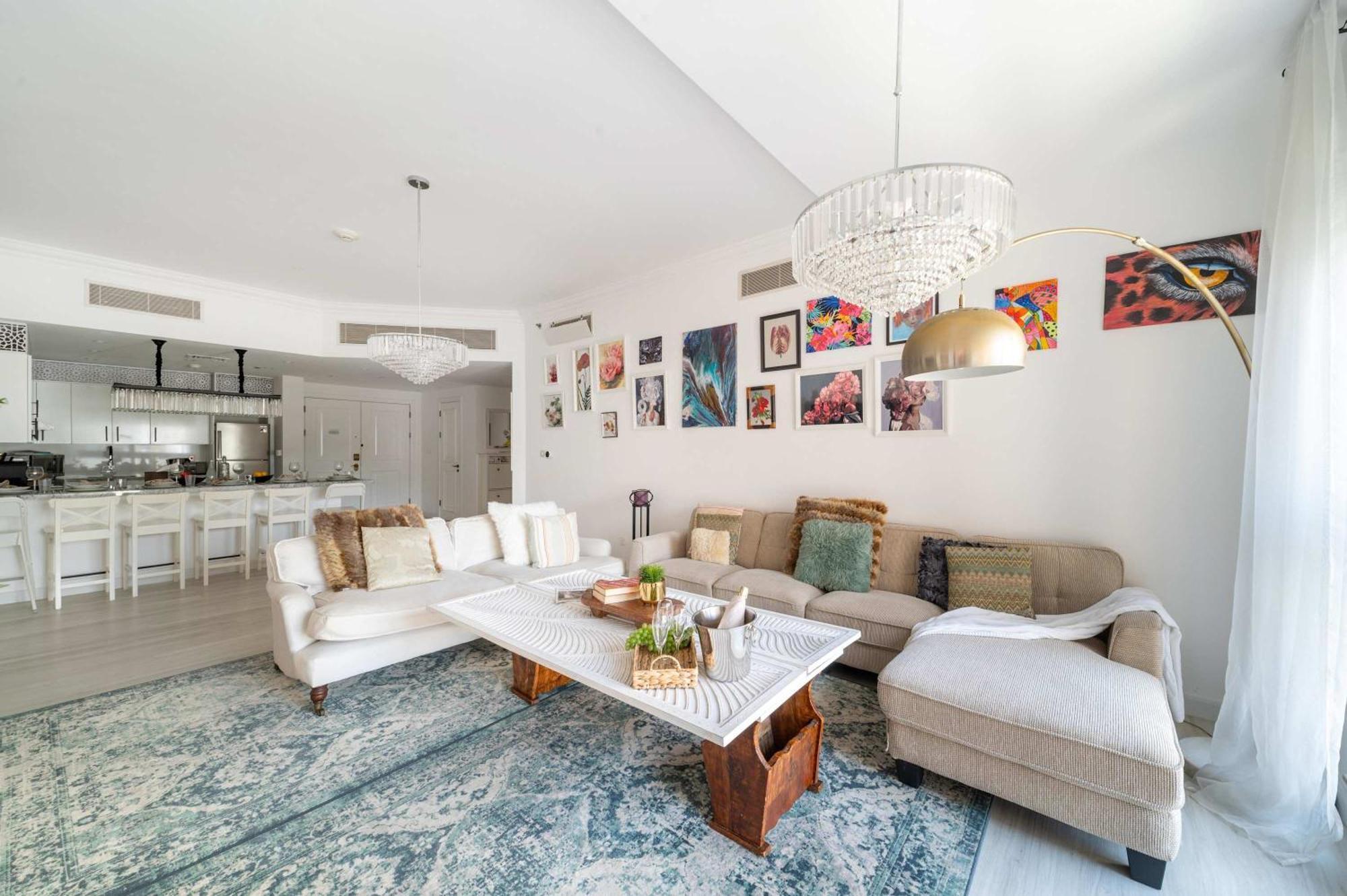 Frank Porter - Fairmont South Apartment *