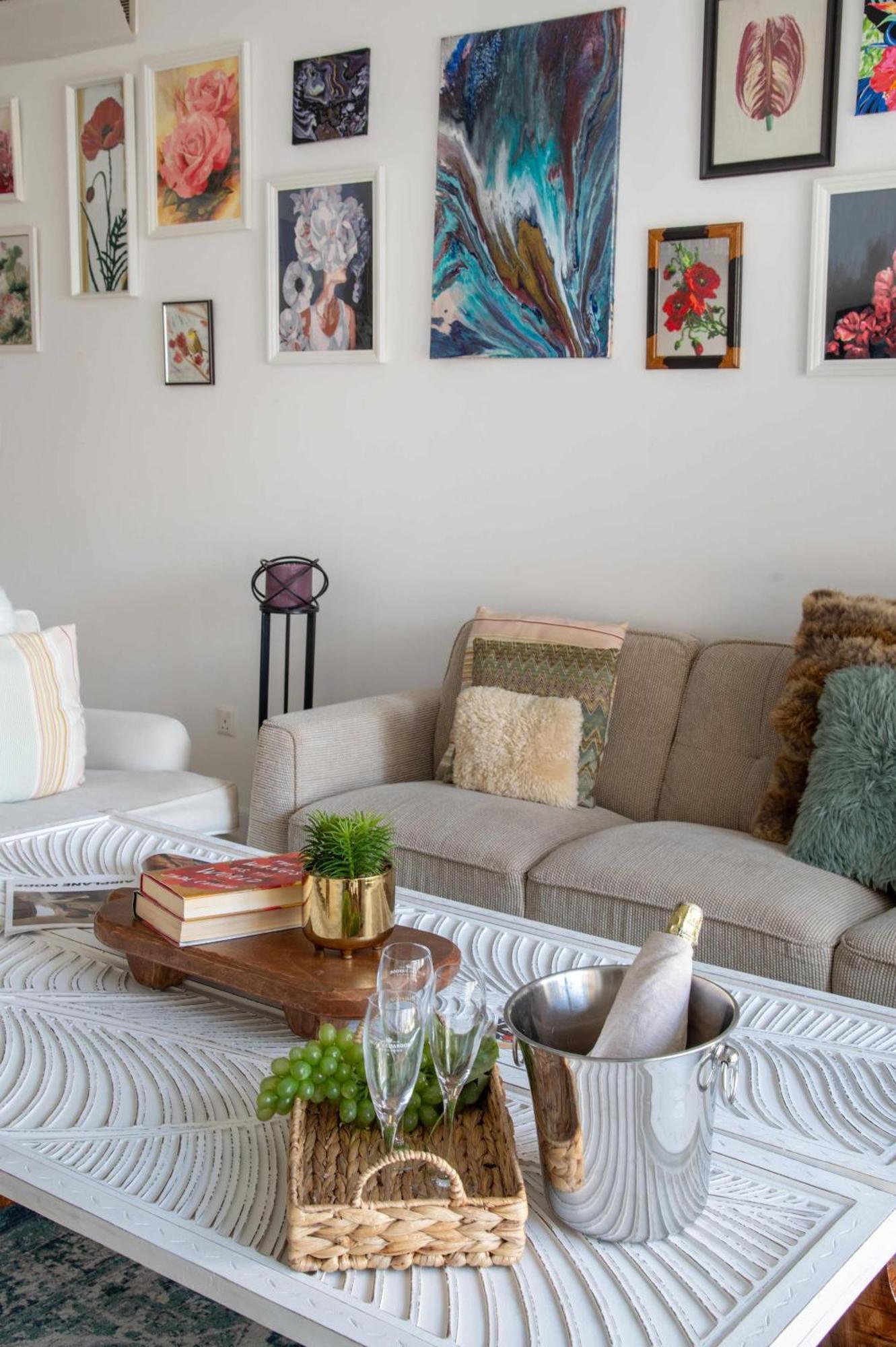 Frank Porter - Fairmont South Apartment