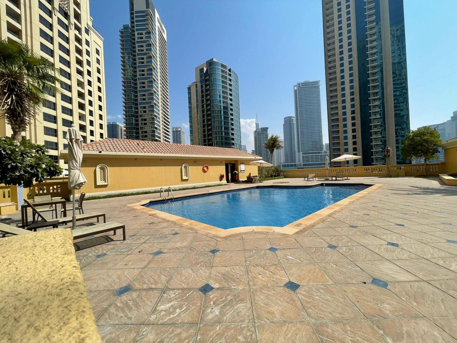 Sanciel Jbr Homestay *