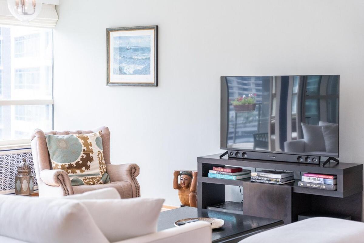 Apartment Marina Oasis Cozy 1-bed Flat With Stunning Views