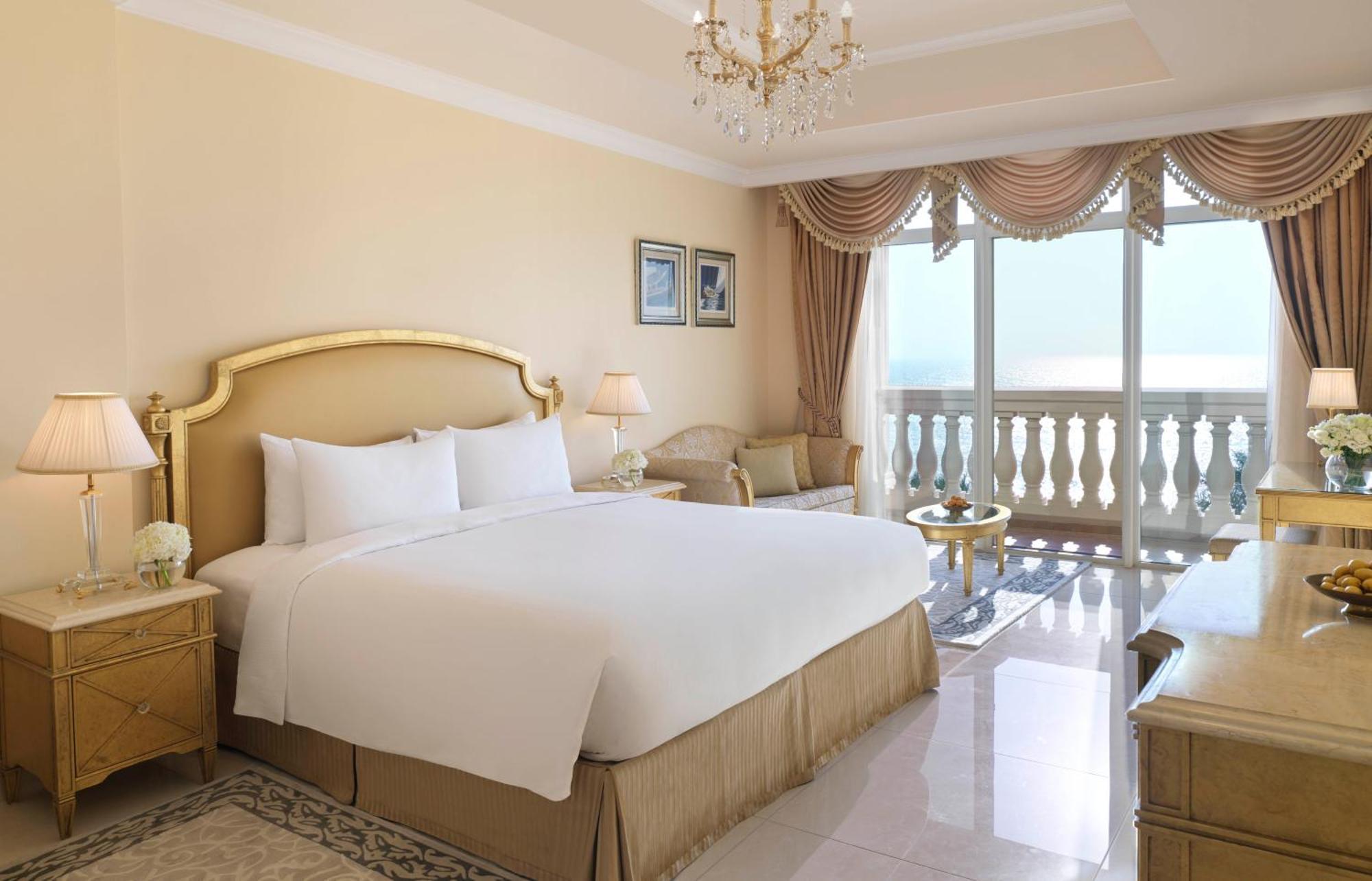 Kempinski & Residences Palm Jumeirah Resort 5*