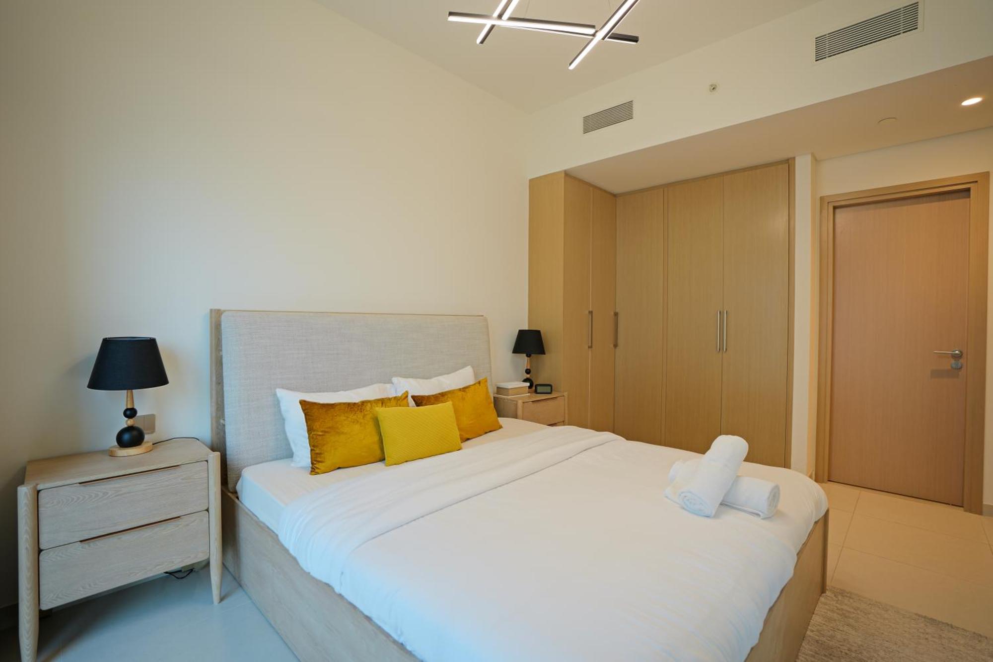 Apartment Ch Grand At Burj Royale - 2br With Stunning Burj Khalifa & Fountain Views Dubai