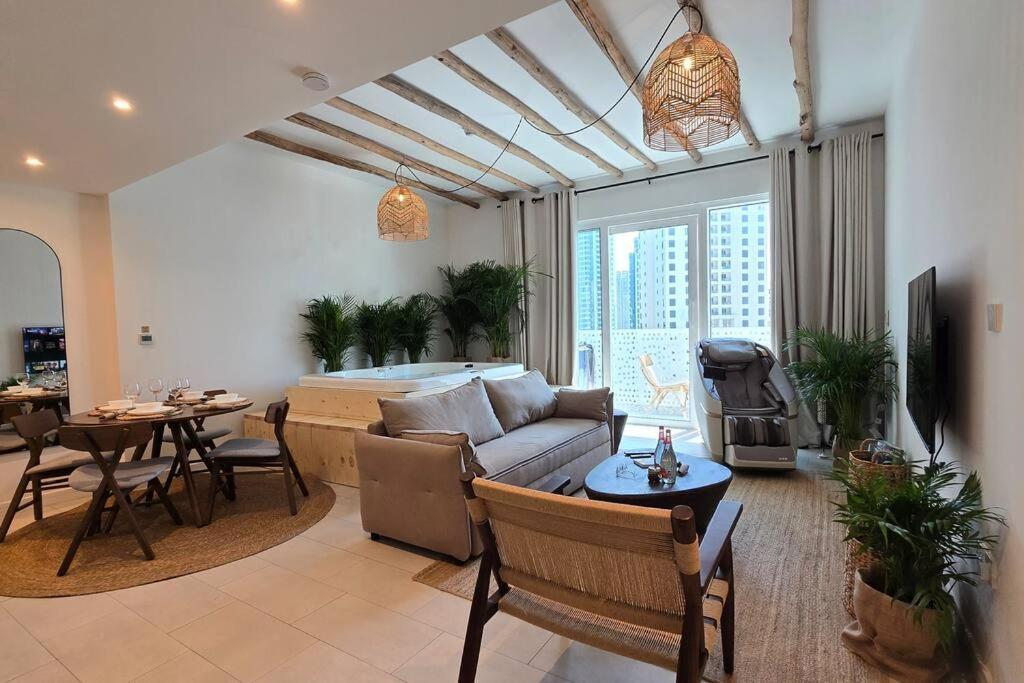 Private 1br Biophilic Retreat With Access & Infinity Pool Apartment *
