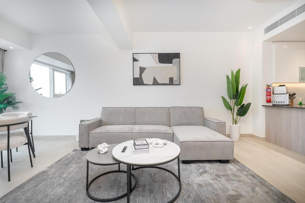 Spacious 2 Bedroom In Jumeirah Towers Modern Comfort In A Prime Location Apartment *