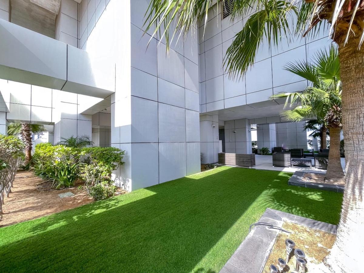 Stylish Studio With Breathtaking City Views In Marina Apartment *