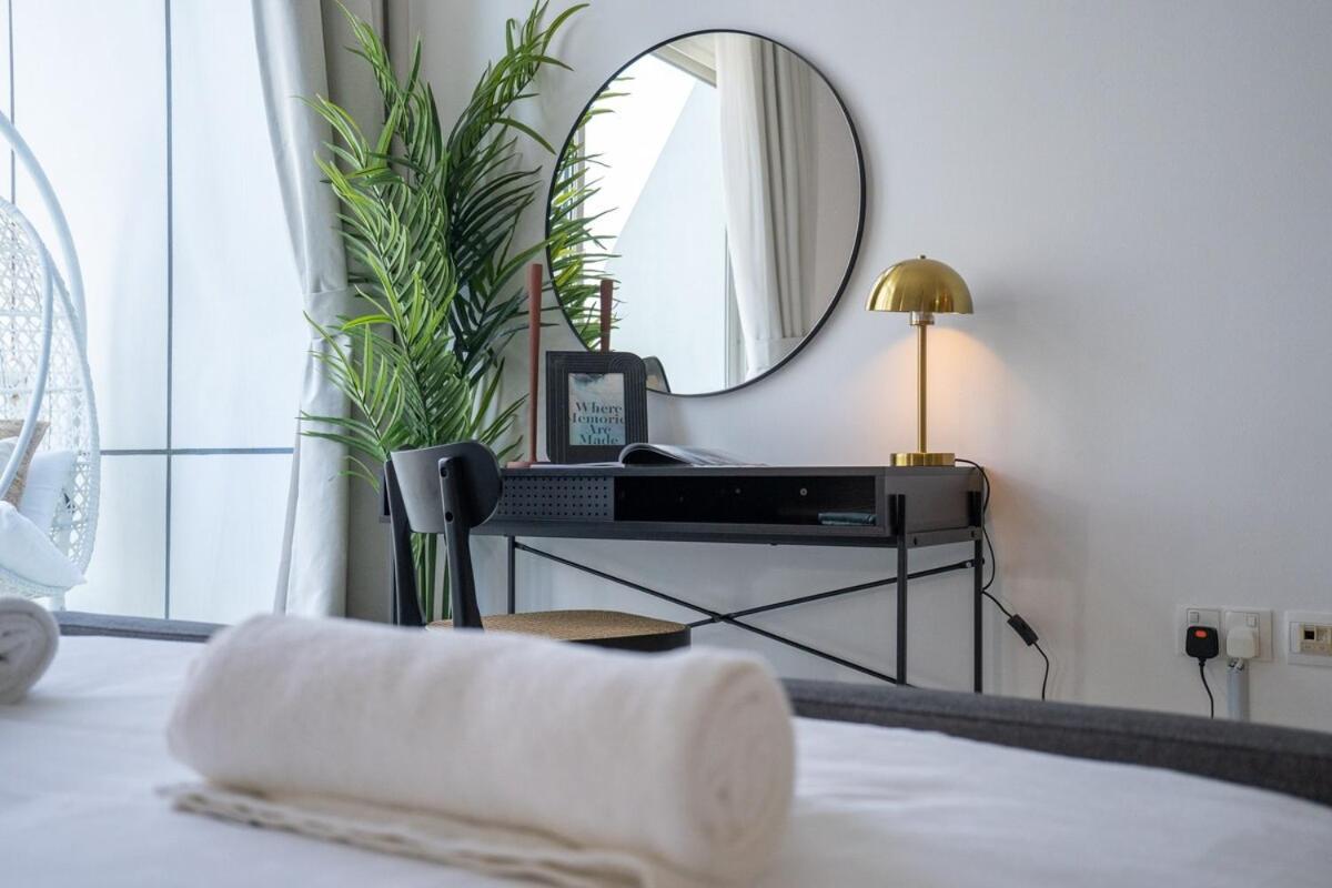 Stylish Studio With Breathtaking City Views In Marina Apartment