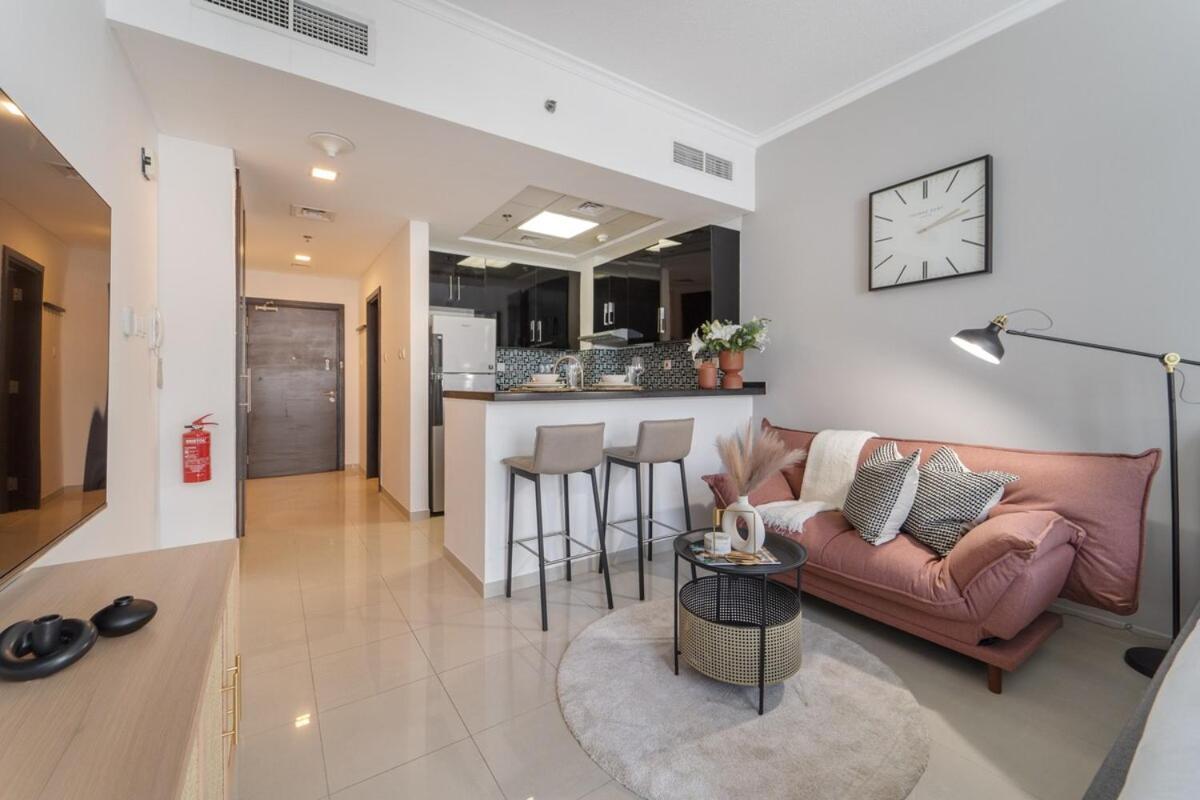 Stylish Studio With Breathtaking City Views In Marina