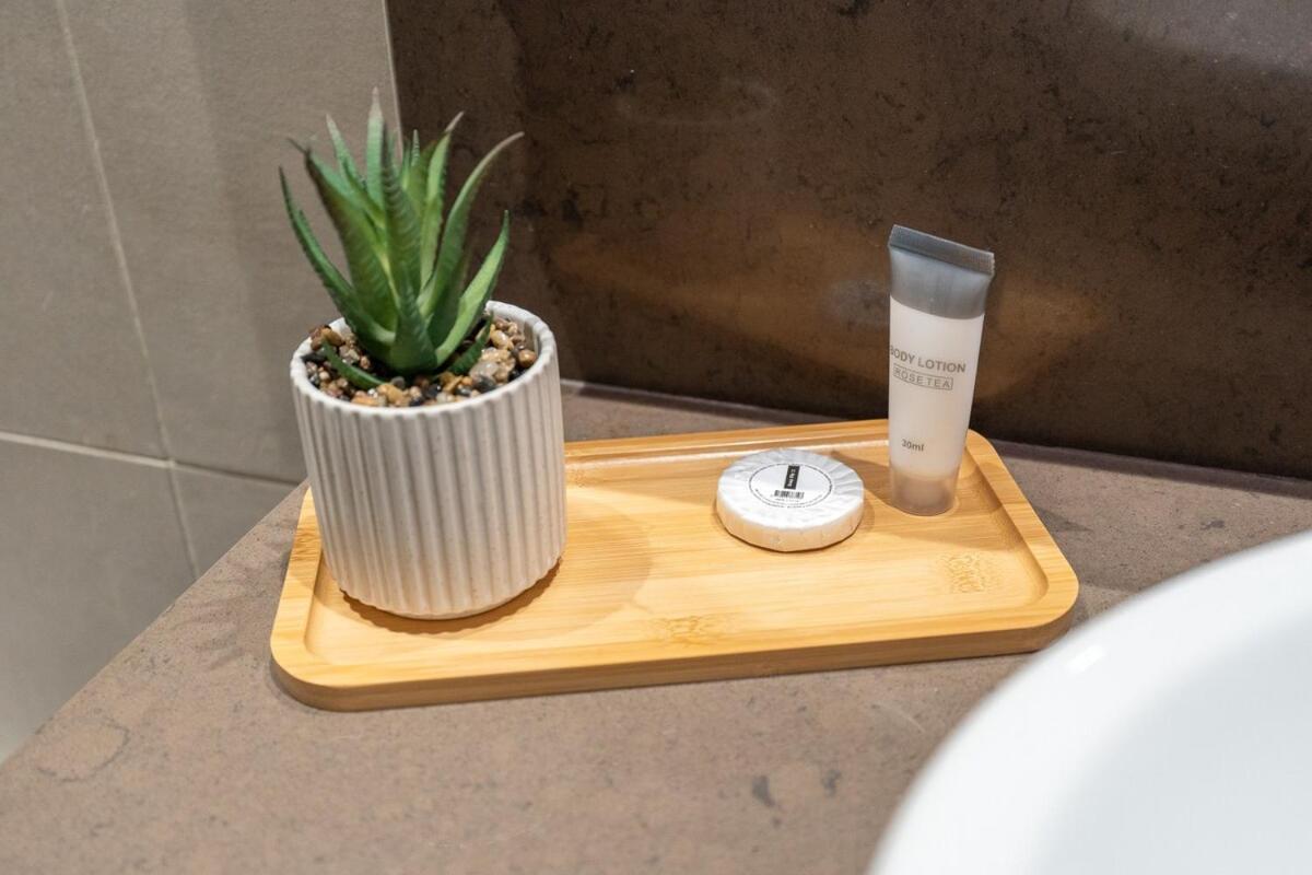 Stylish 2br Escape For 6 In The Heart Of Marina Apartment *