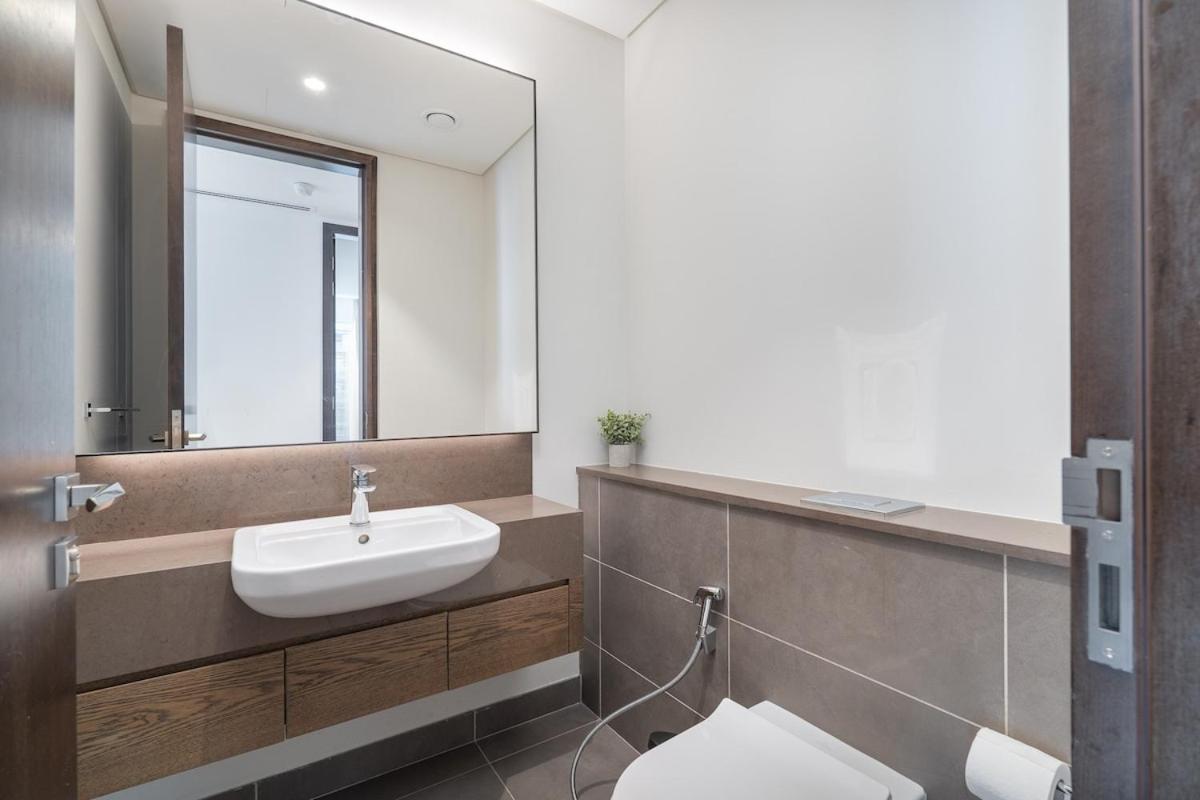 Stylish 2br Escape For 6 In The Heart Of Marina Apartment Dubai
