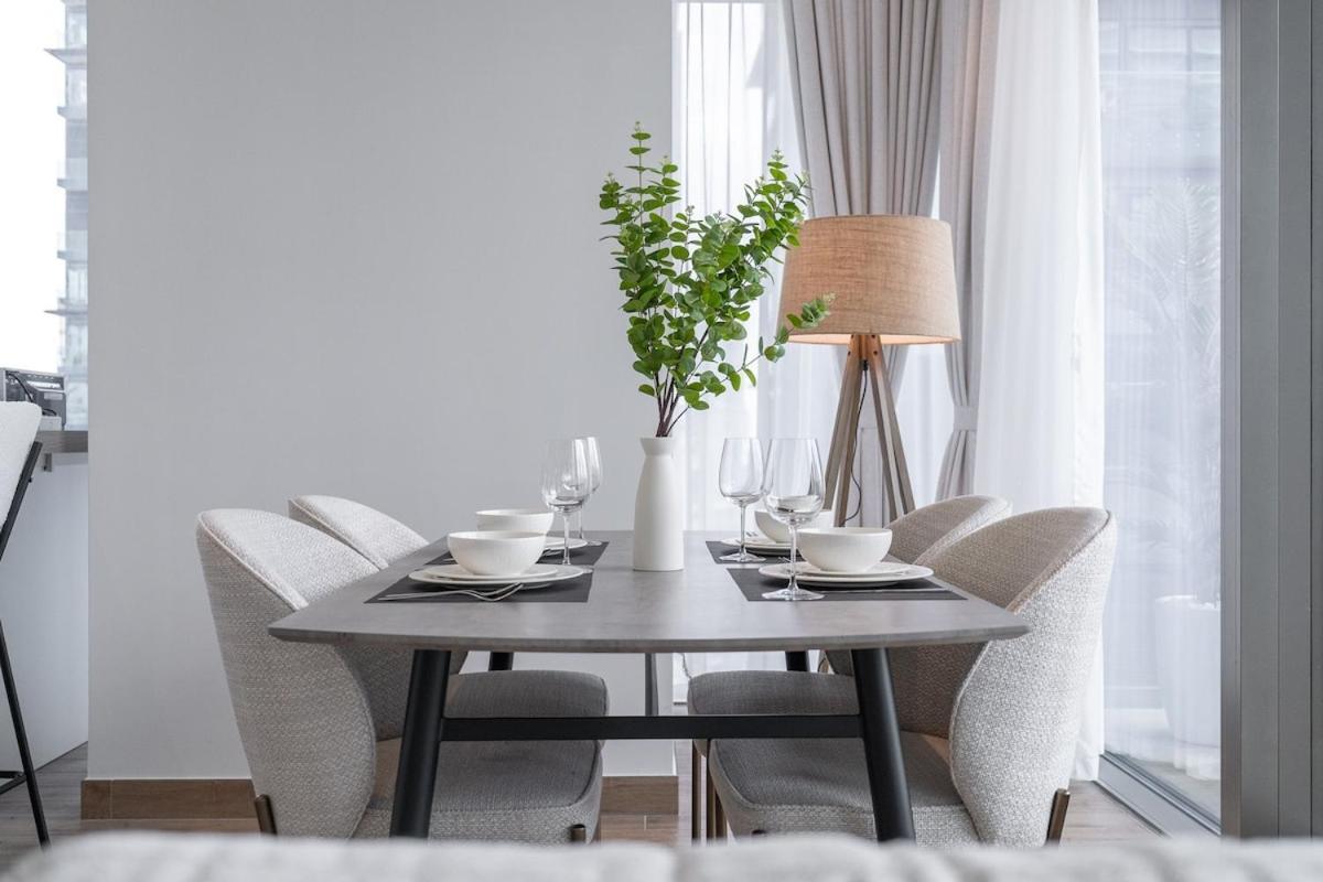 Stylish 2br Escape For 6 In The Heart Of Marina Apartment *