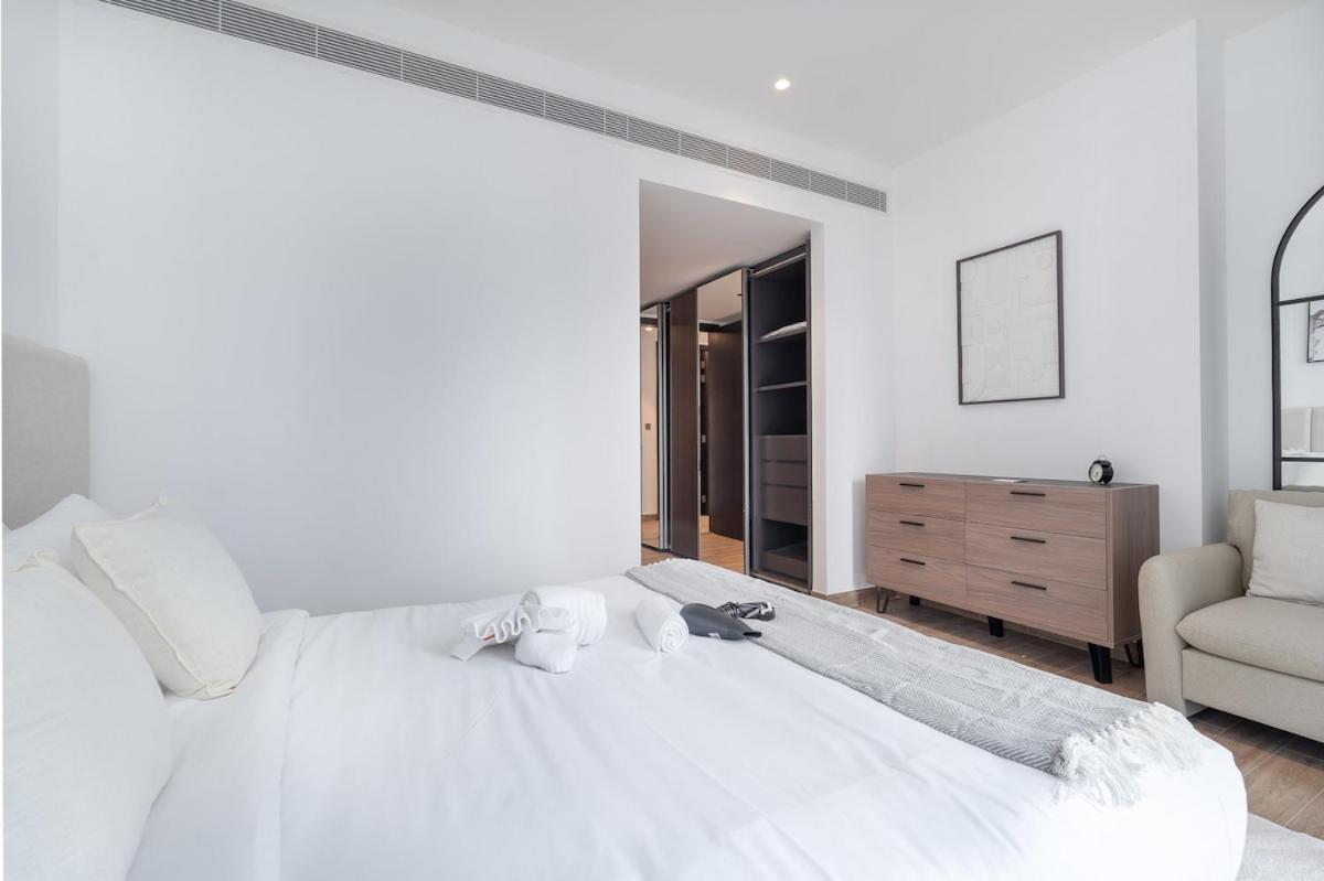 Apartment Stylish 2br Escape For 6 In The Heart Of Marina *