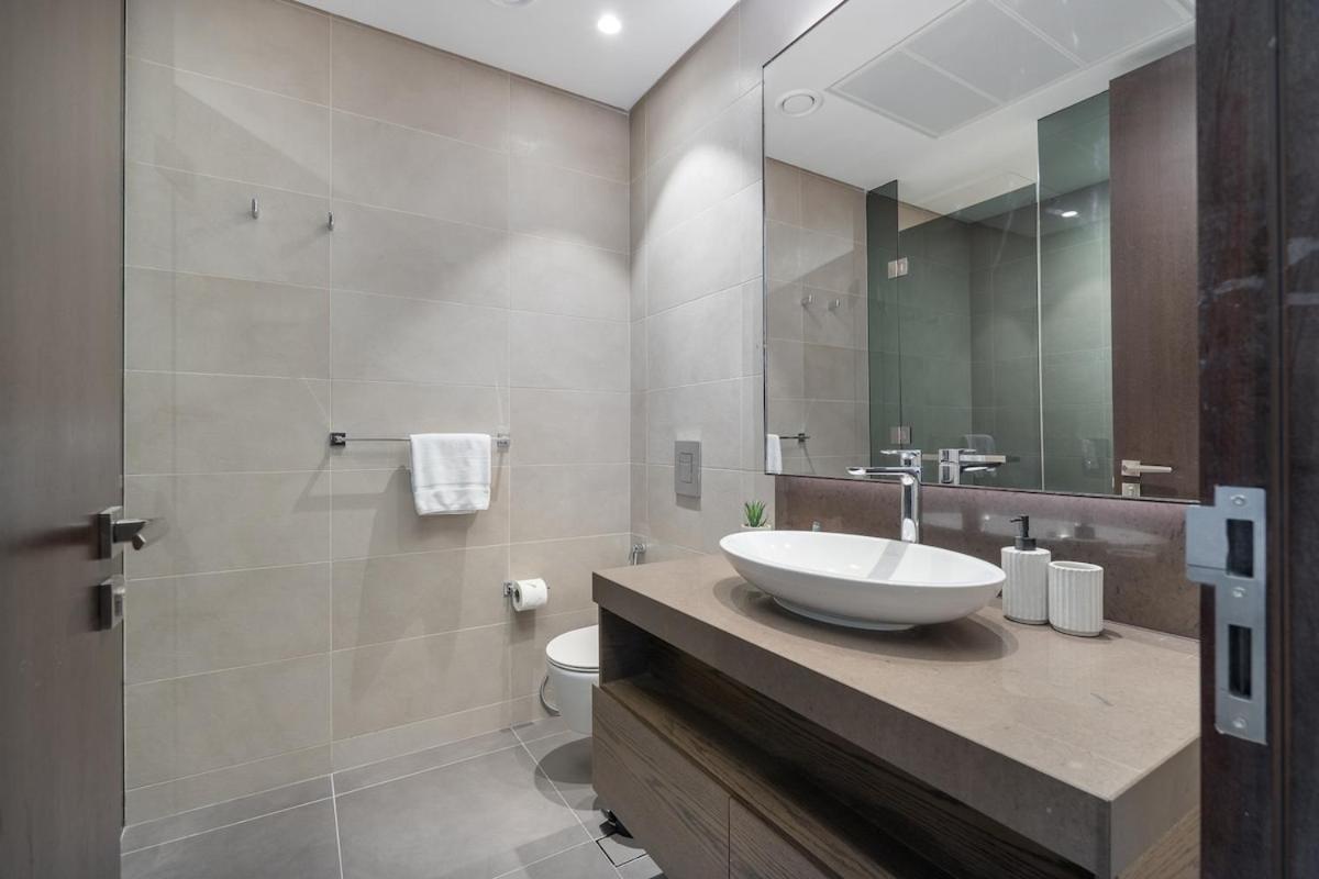 Stylish 2br Escape For 6 In The Heart Of Marina * Dubai