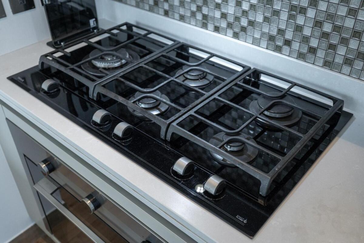 Stylish 2br Escape For 6 In The Heart Of Marina Apartment *