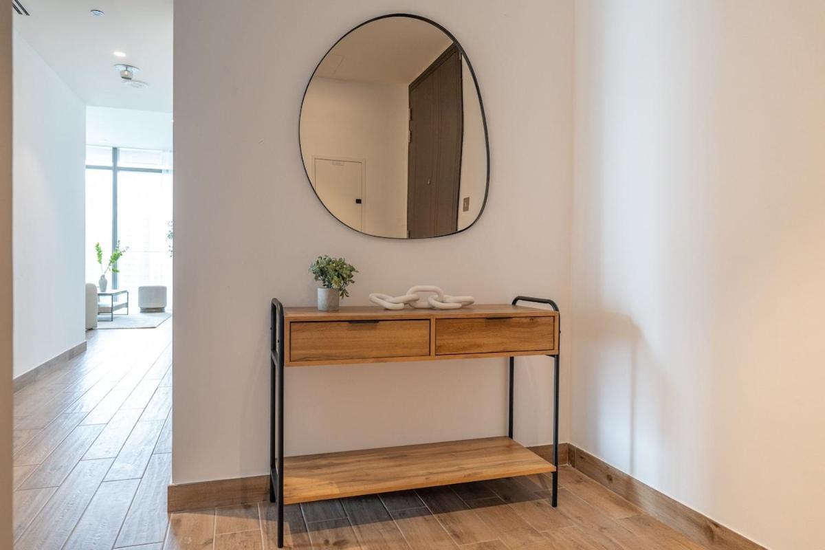 Apartment Stylish 2br Escape For 6 In The Heart Of Marina