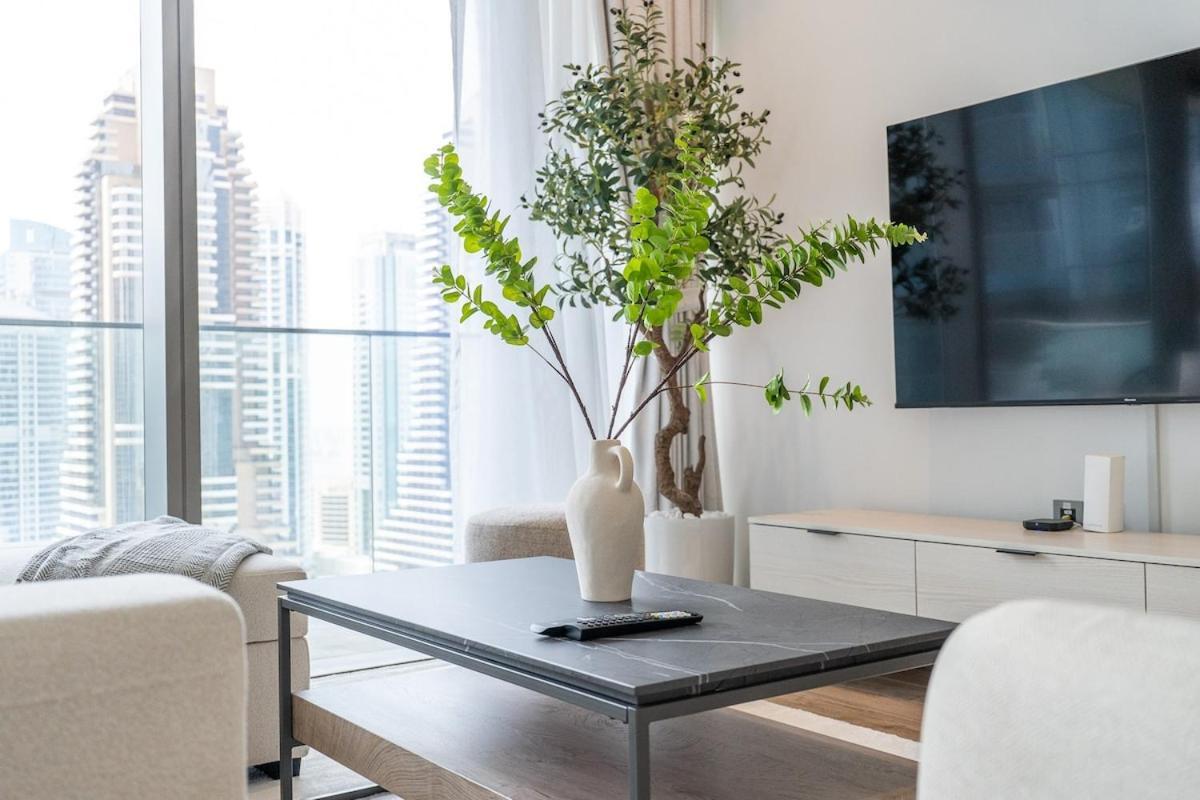 Apartment Stylish 2br Escape For 6 In The Heart Of Marina Dubai