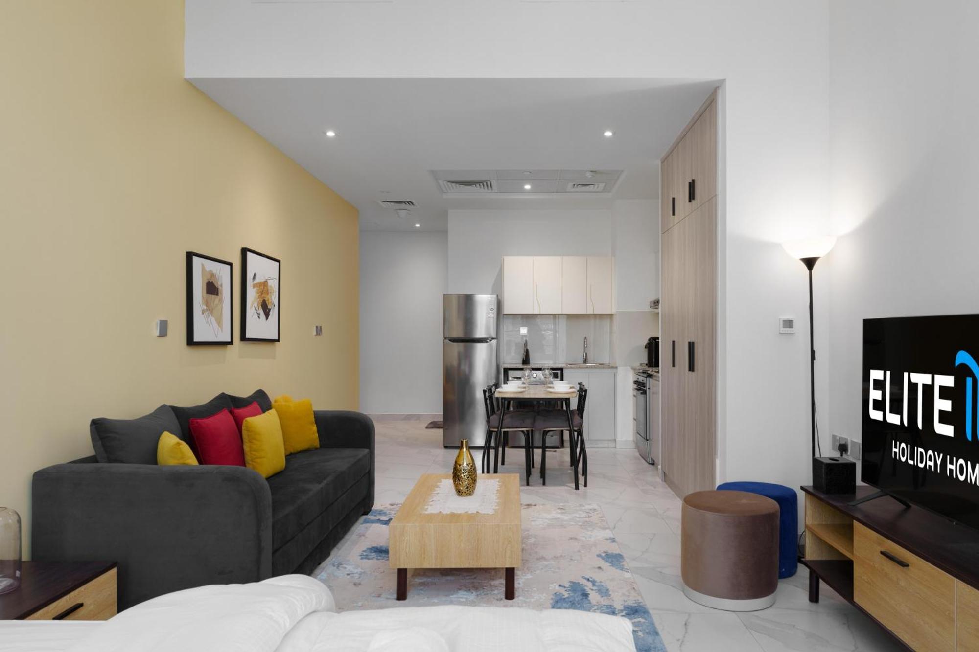 In Business Bay With Stunning Views Of Burj Khalifa & Canal * Dubai