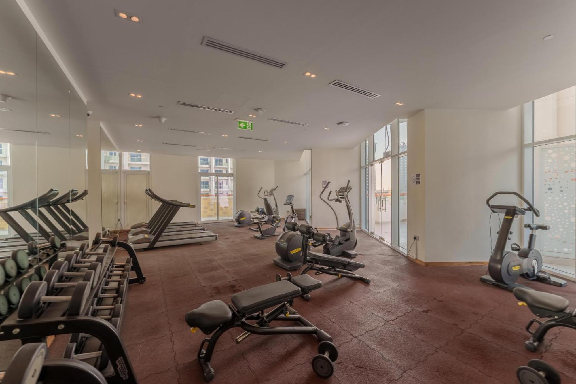 Apartment In Business Bay With Stunning Views Of Burj Khalifa & Canal Dubai