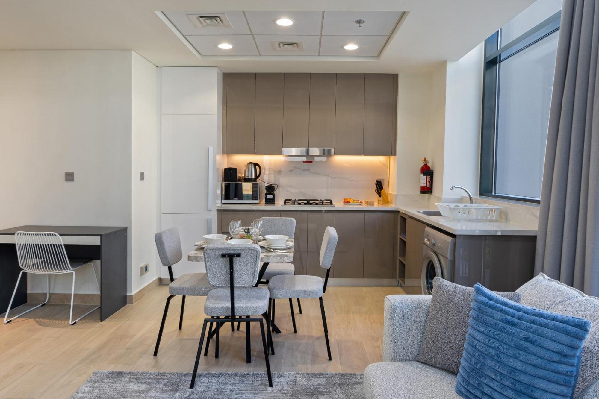 Contemporary 1br In Azizi Riviera 27, Meydan City- Allsopp & Allsopp *