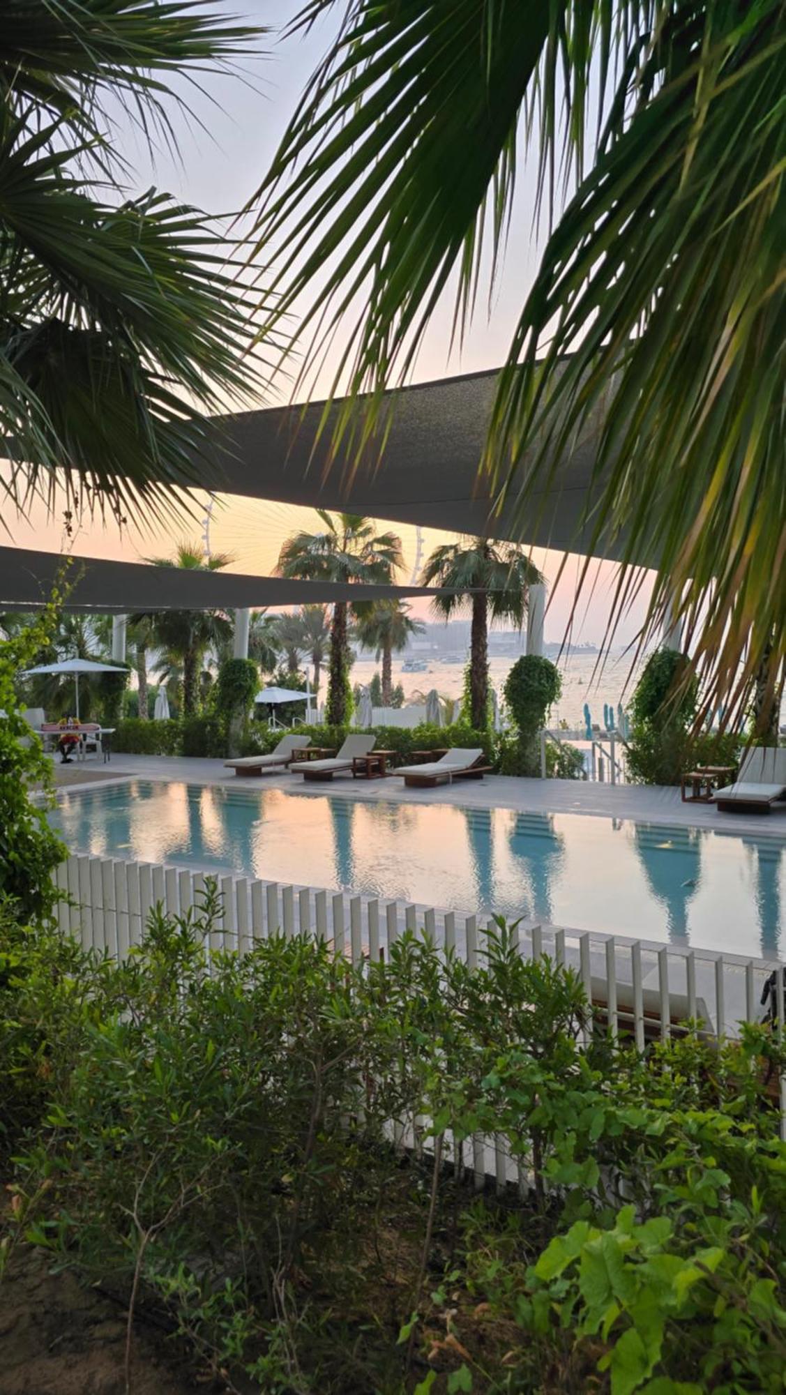 Private 1br Biophilic Retreat With Access & Infinity Pool