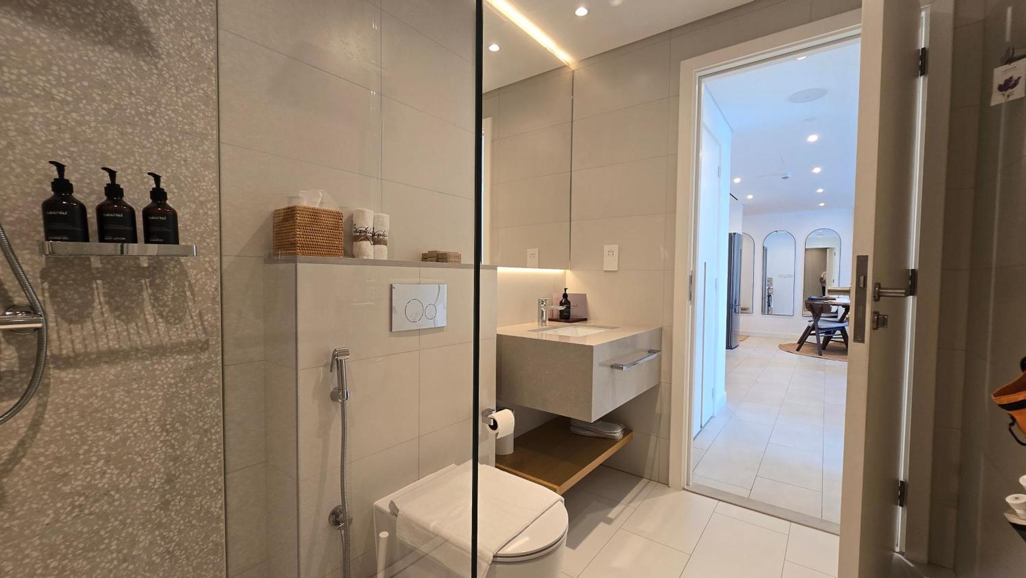 Private 1br Biophilic Retreat With Access & Infinity Pool Apartment