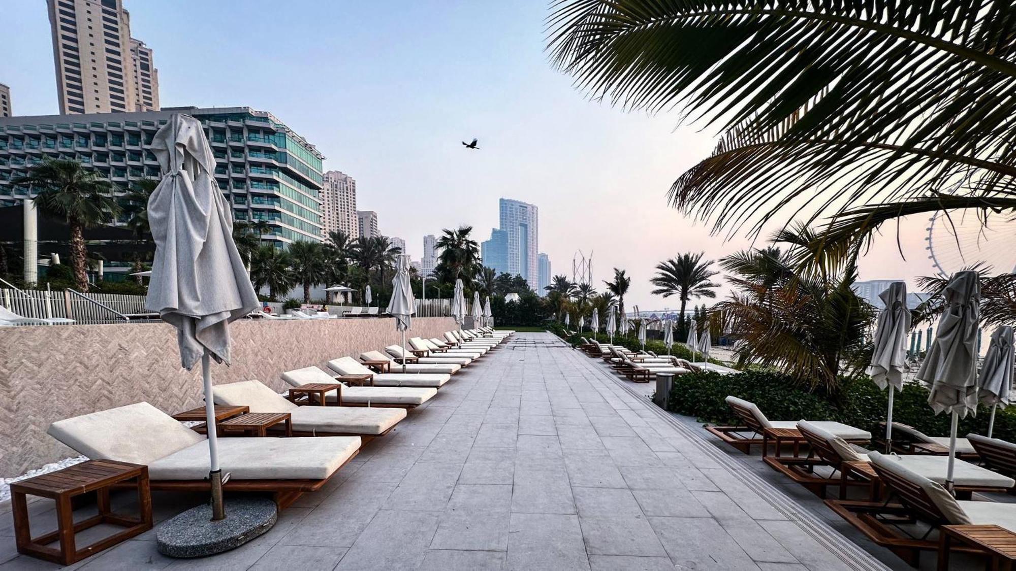 Apartment Private 1br Biophilic Retreat With Access & Infinity Pool