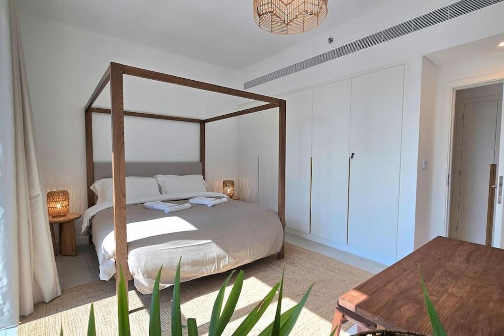Private 1br Biophilic Retreat With Access & Infinity Pool Dubai