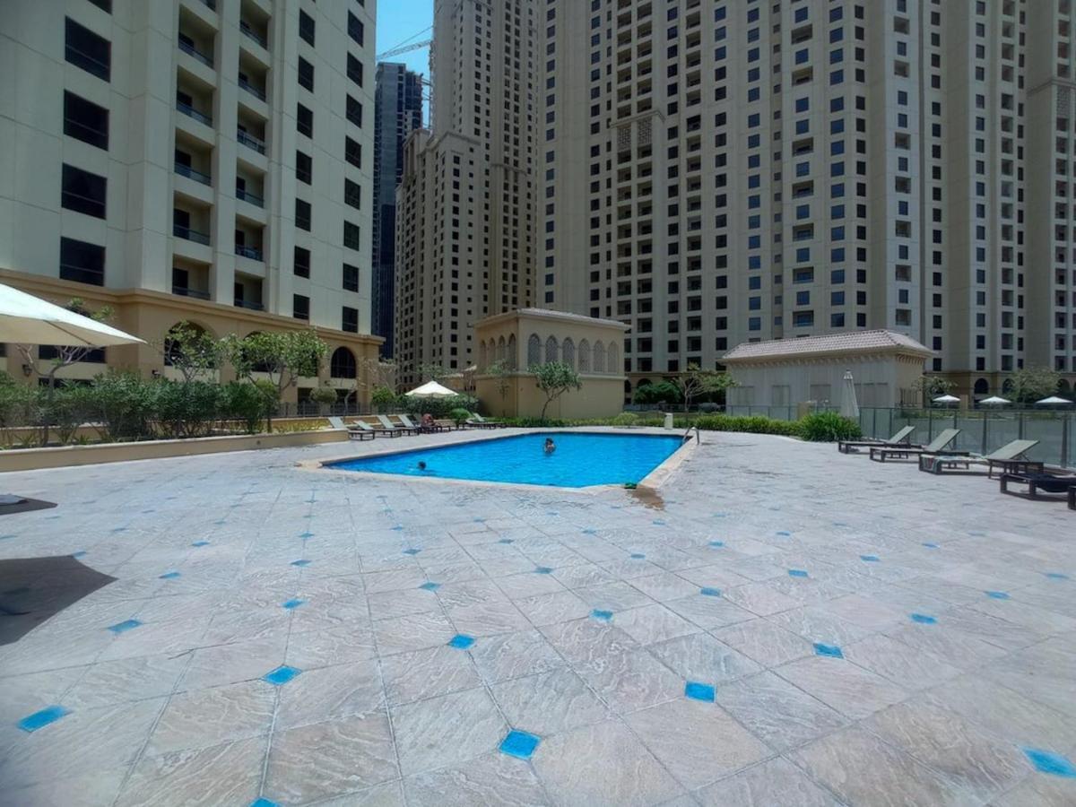 Spacious 4 Bedroom In Jbr Apartment