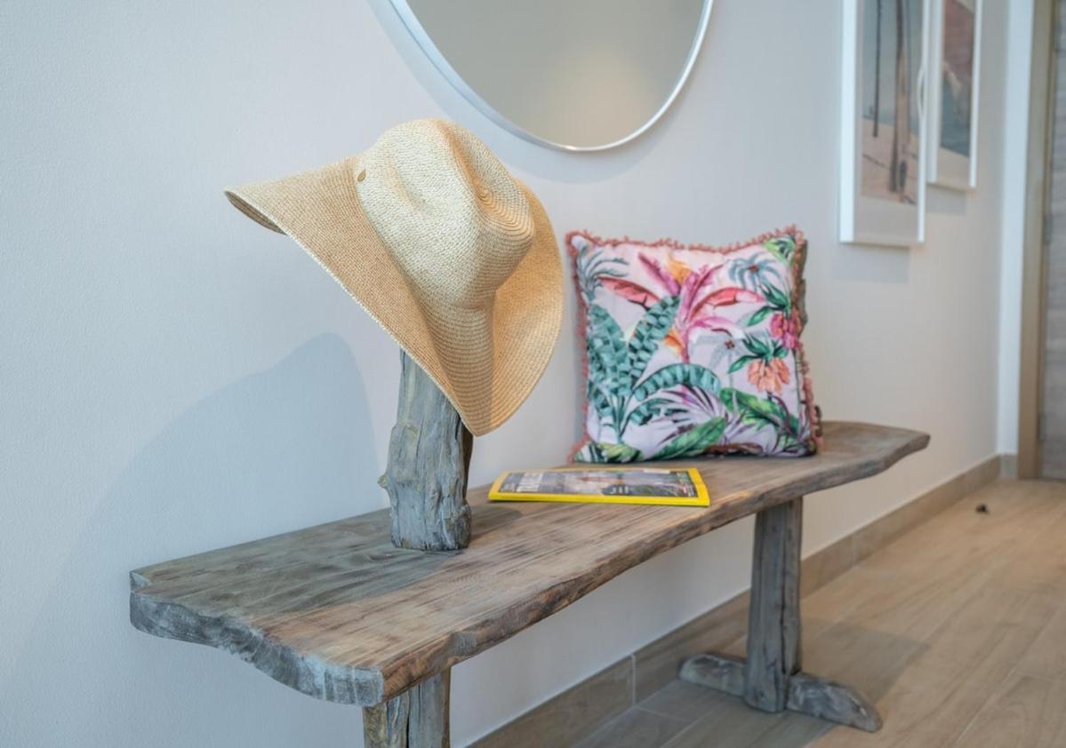 Charming Minimalist Perfect For 4 In Marina