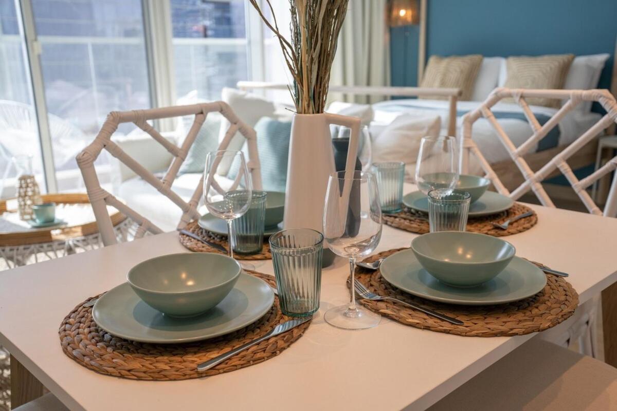 Apartment Charming Minimalist Perfect For 4 In Marina Dubai