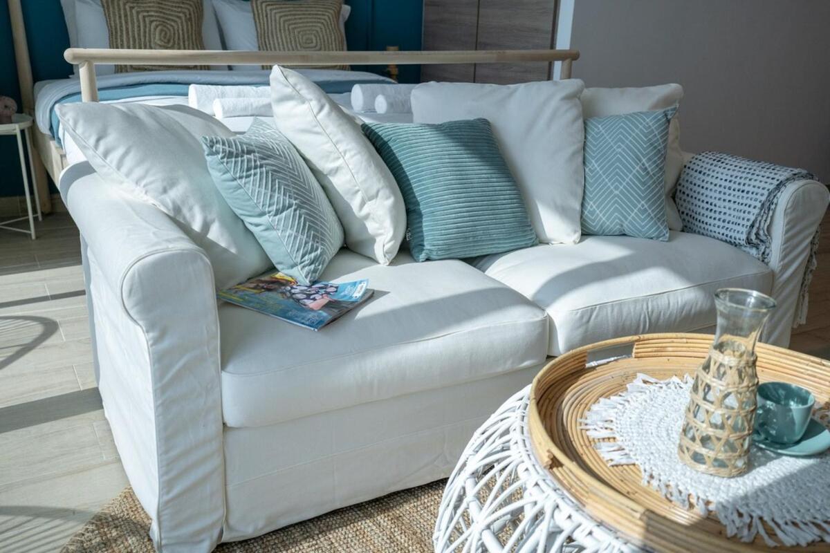 Charming Minimalist Perfect For 4 In Marina
