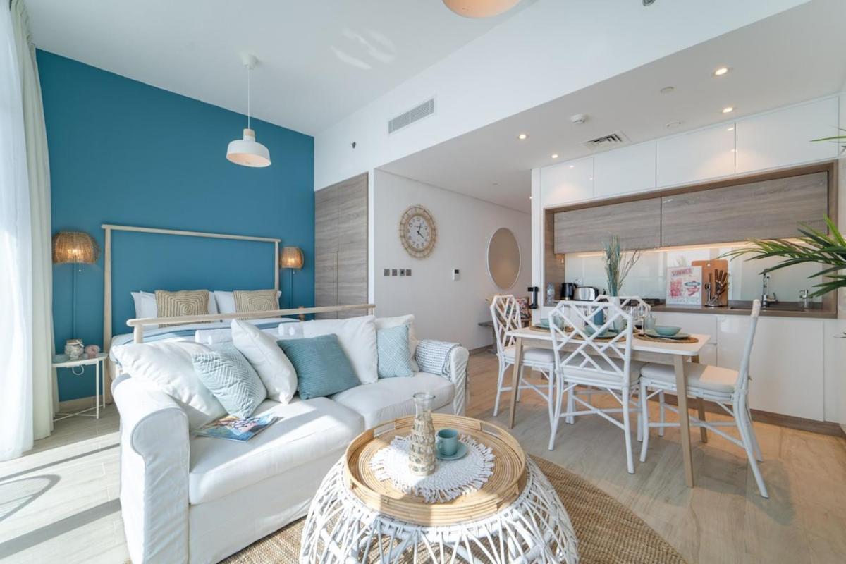 Charming Minimalist Perfect For 4 In Marina Apartment