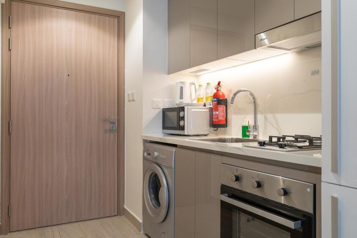 Apartment Immaculate Great For 2 In Meydan *
