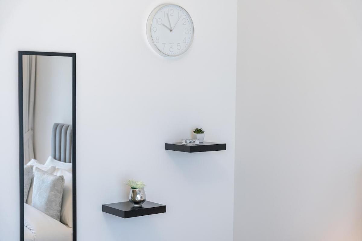 Posh 2-bedroom Flat In The Heart Of Downtown, Dubai! Apartment
