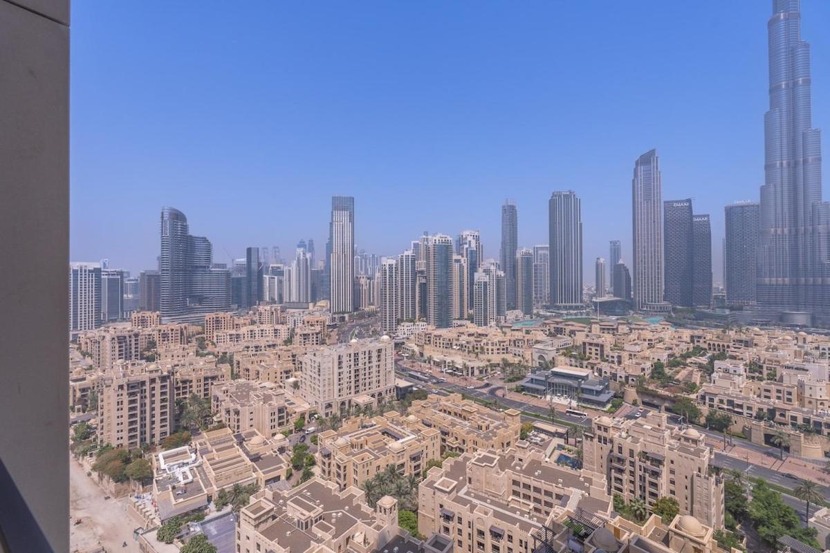 Posh 2-bedroom Flat In The Heart Of Downtown, Dubai! Apartment