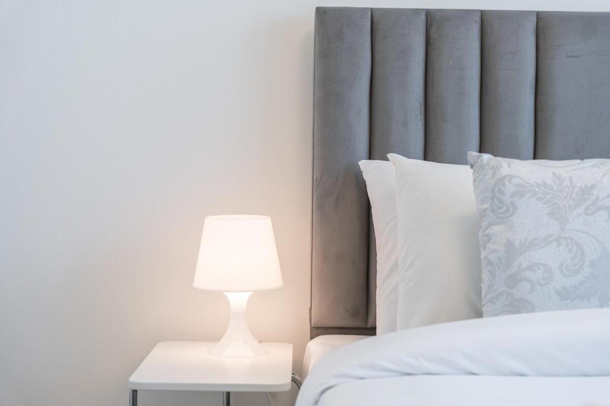 Apartment Posh 2-bedroom Flat In The Heart Of Downtown, Dubai!