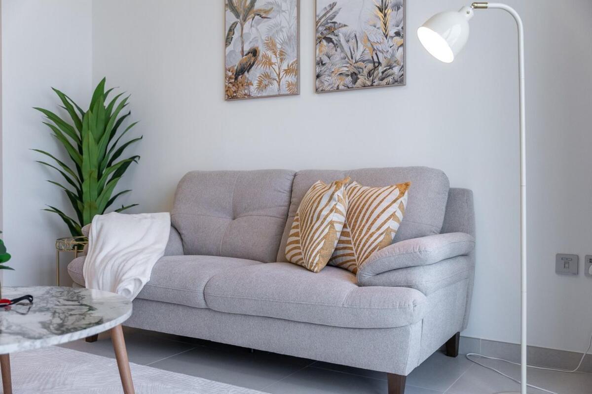 Apartment Posh 2-bedroom Flat In The Heart Of Downtown, Dubai! *