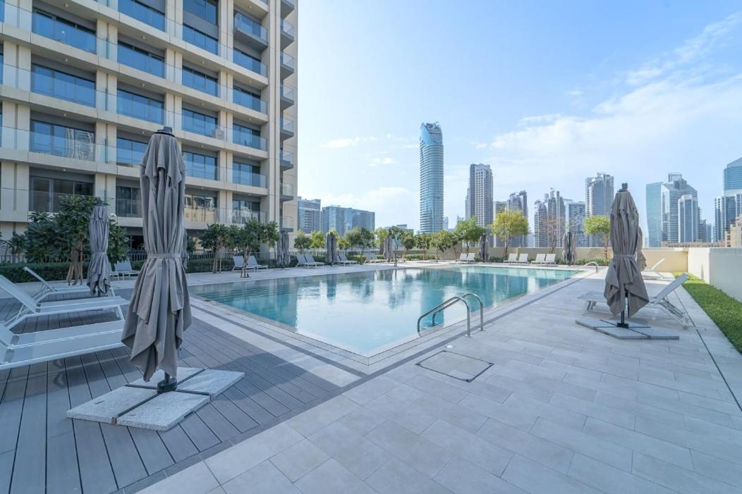 Posh 2-bedroom Flat In The Heart Of Downtown, Dubai! Apartment *