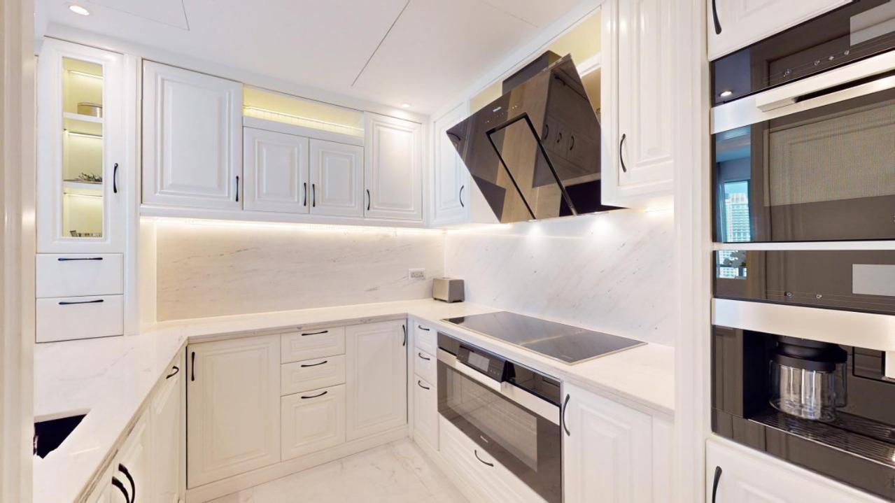 The Residences 7 - Elegant Two Bed With View Apartment *