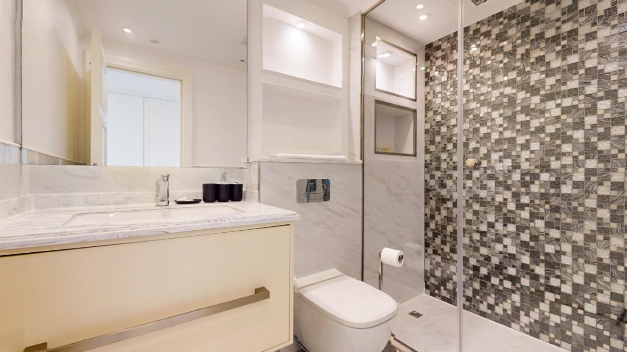 The Residences 7 - Elegant Two Bed With View Apartment
