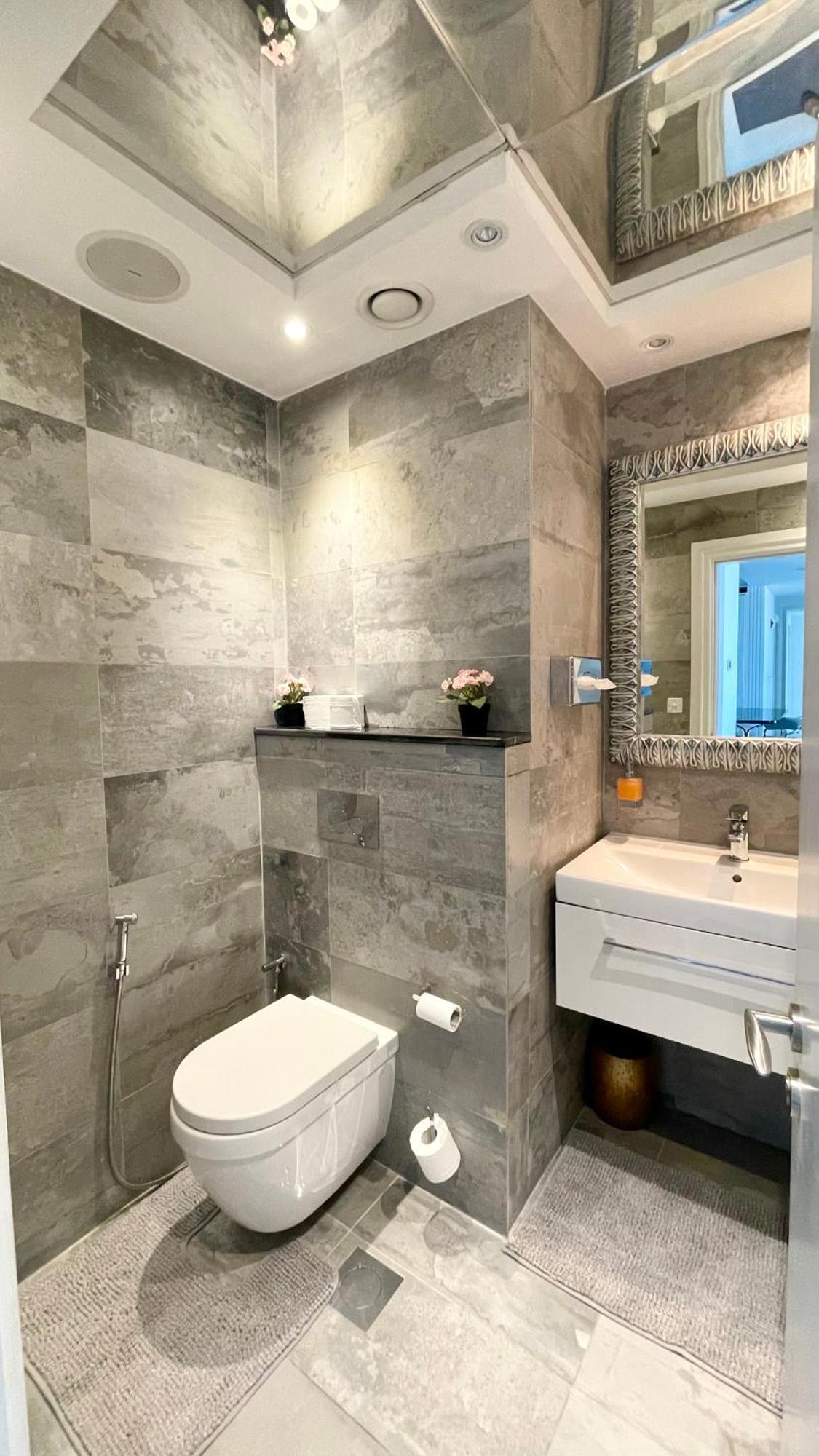 Apartment Jbr Beachfront Luxe Sea Facing *