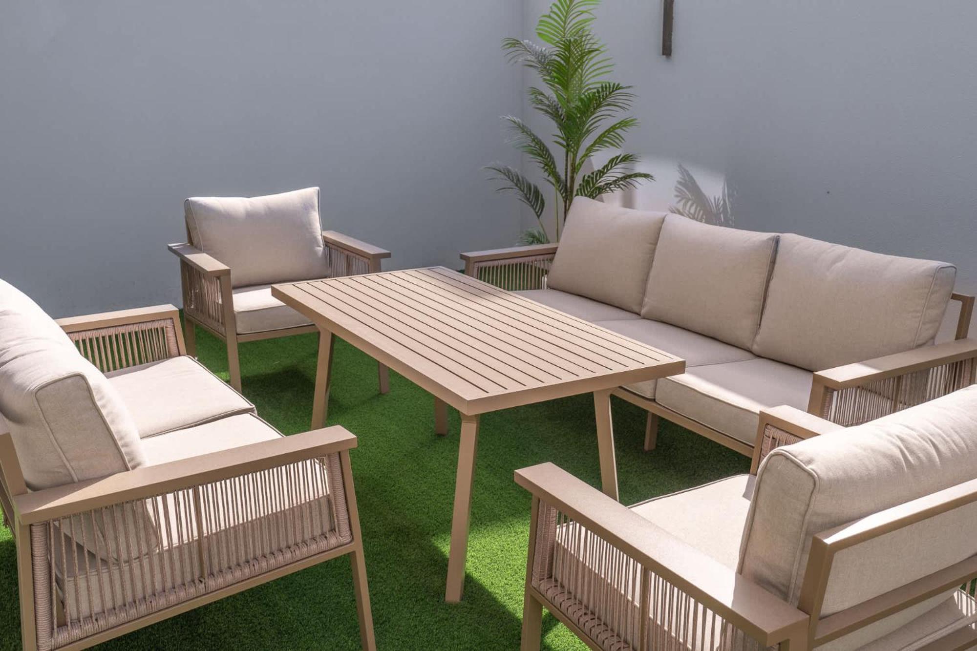 Classy 4-bedroom With Spacious Balcony In Nad Al Sheba Villa