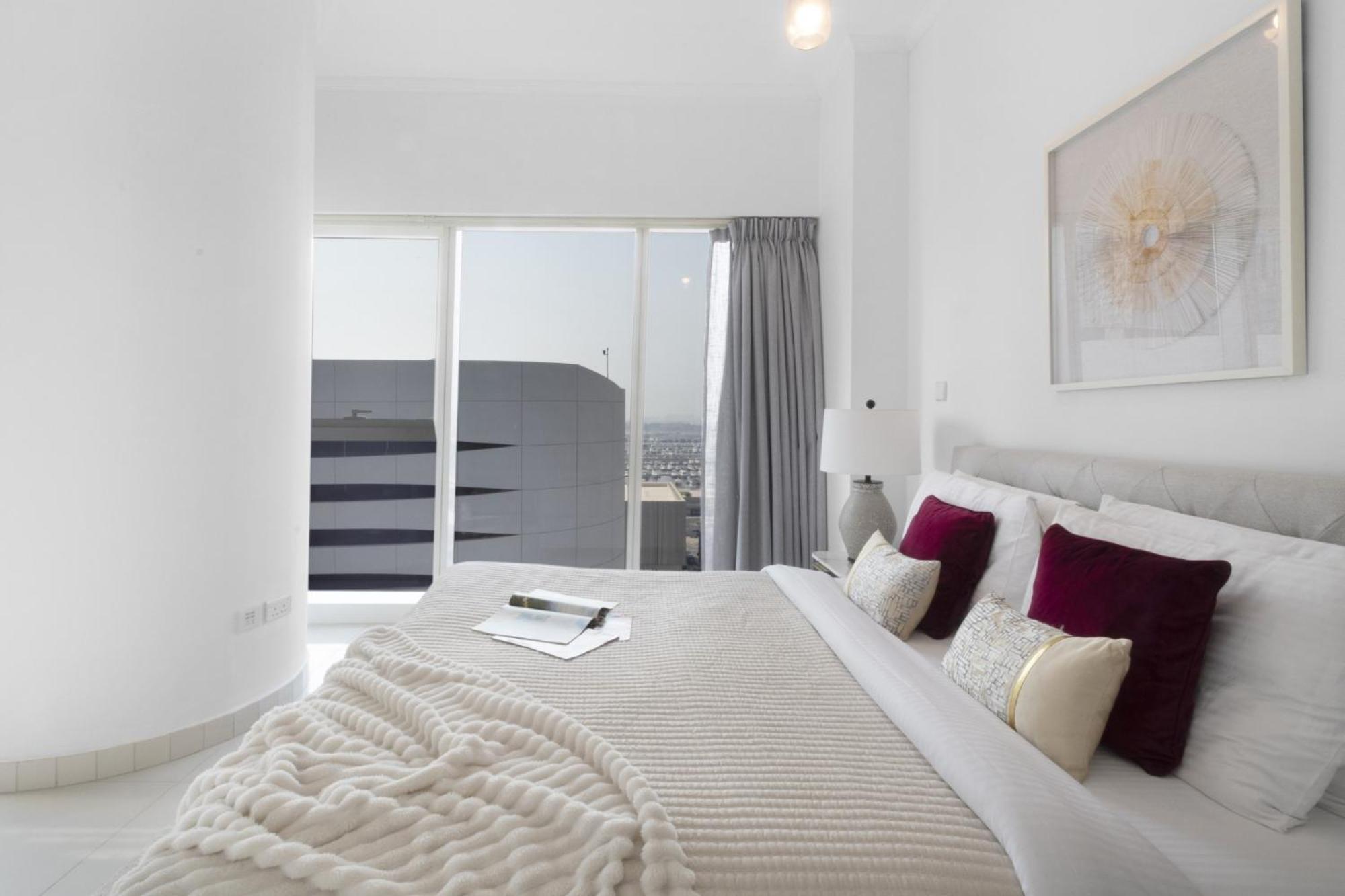The Smart Concierge - Damac Heights * Dubai