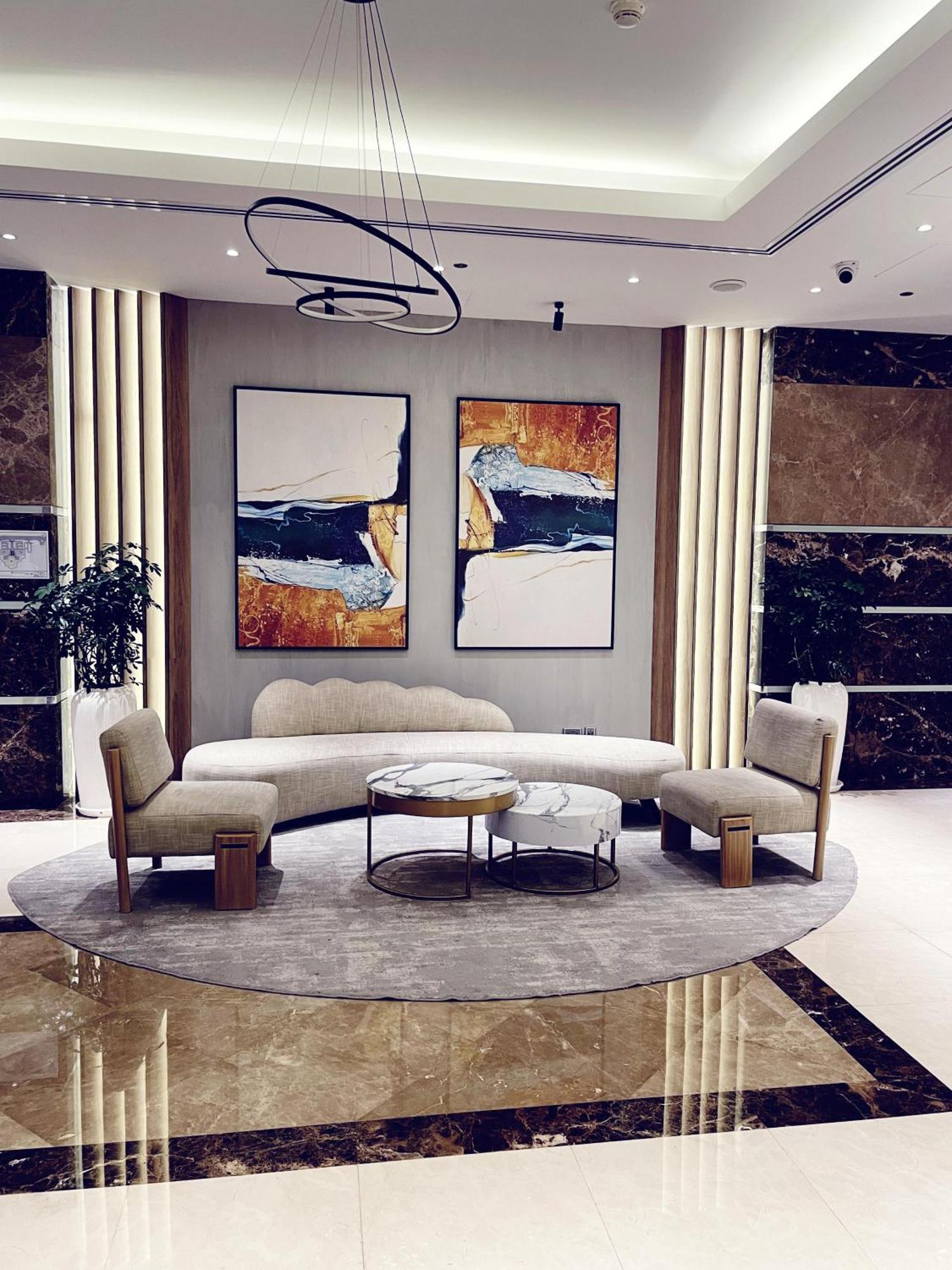 Apartment Luxury With Balcony - Close To Metro & Marina