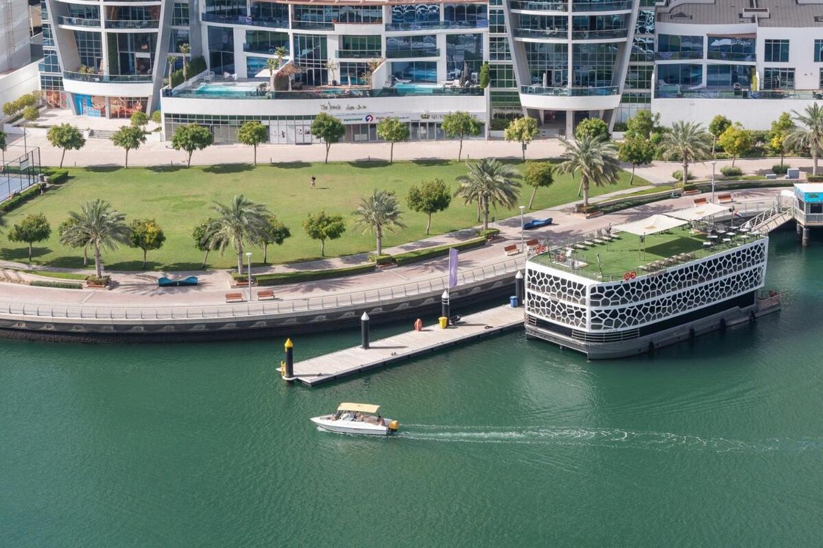 Pristine With Spectacular View In Marina Apartment