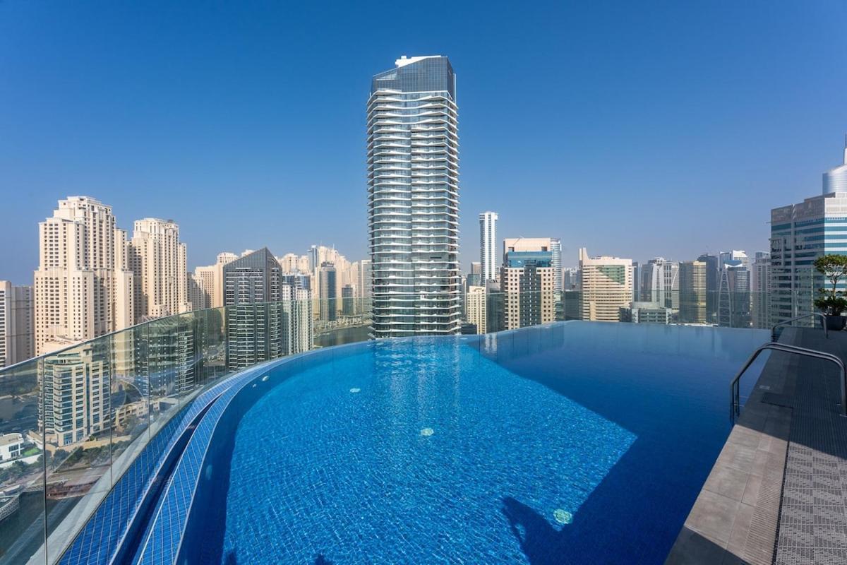 Pristine With Spectacular View In Marina