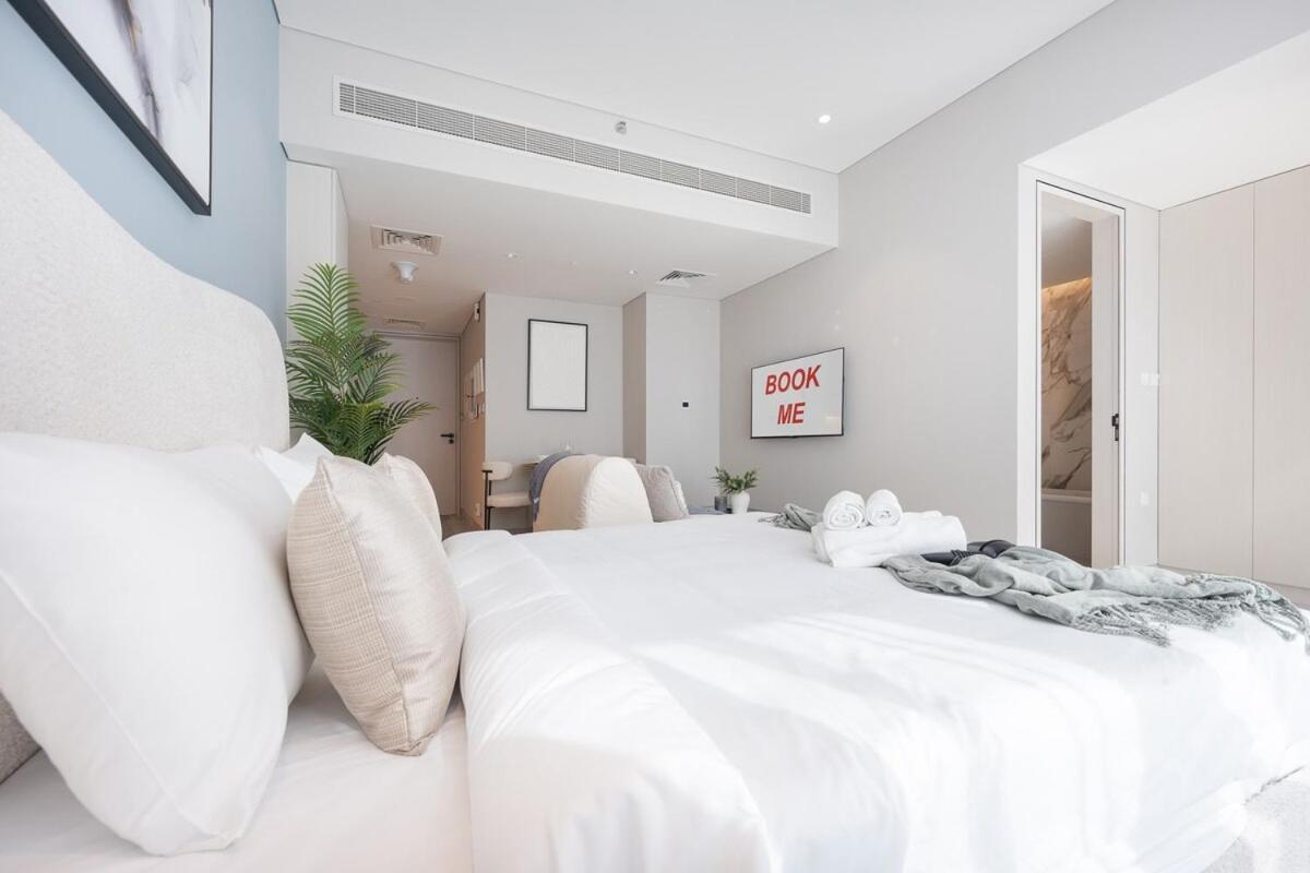 Apartment Pristine With Spectacular View In Marina Dubai