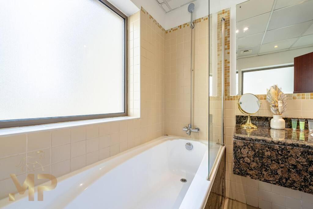Marco Polo - Perfect Getaway, Sea & Eye Views Apartment *