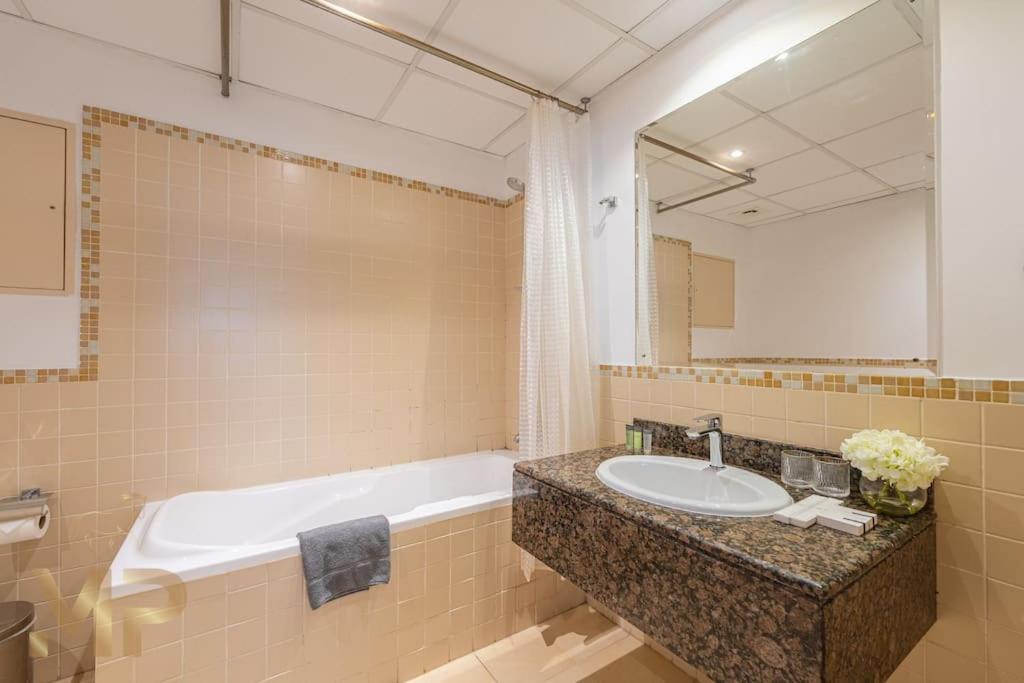 Marco Polo - Perfect Getaway, Sea & Eye Views Apartment Dubai
