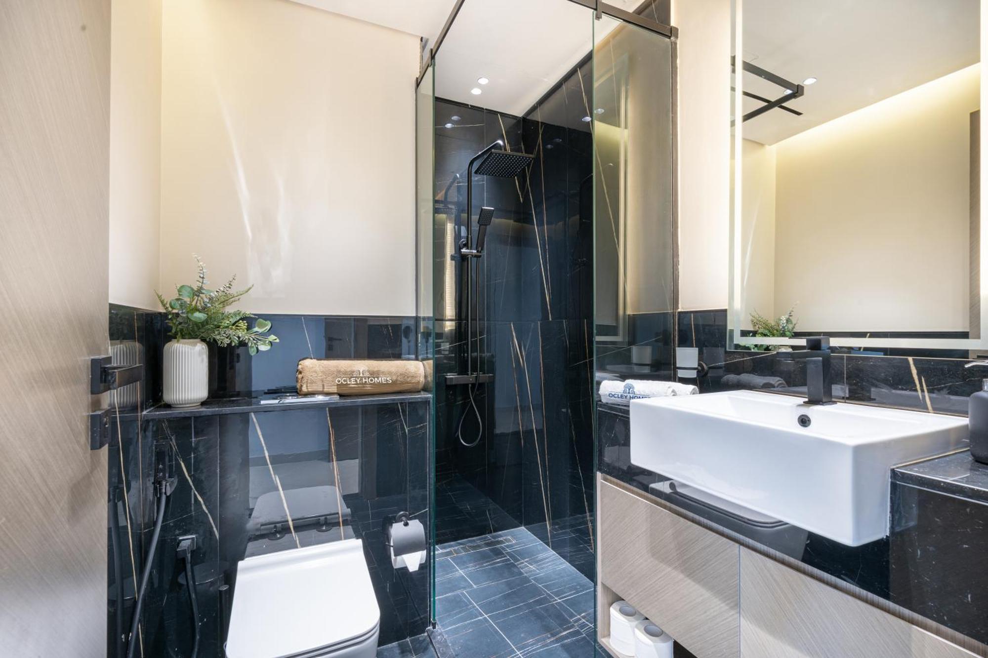 Apartment Stylish With Direct Pool Access By The Canal *