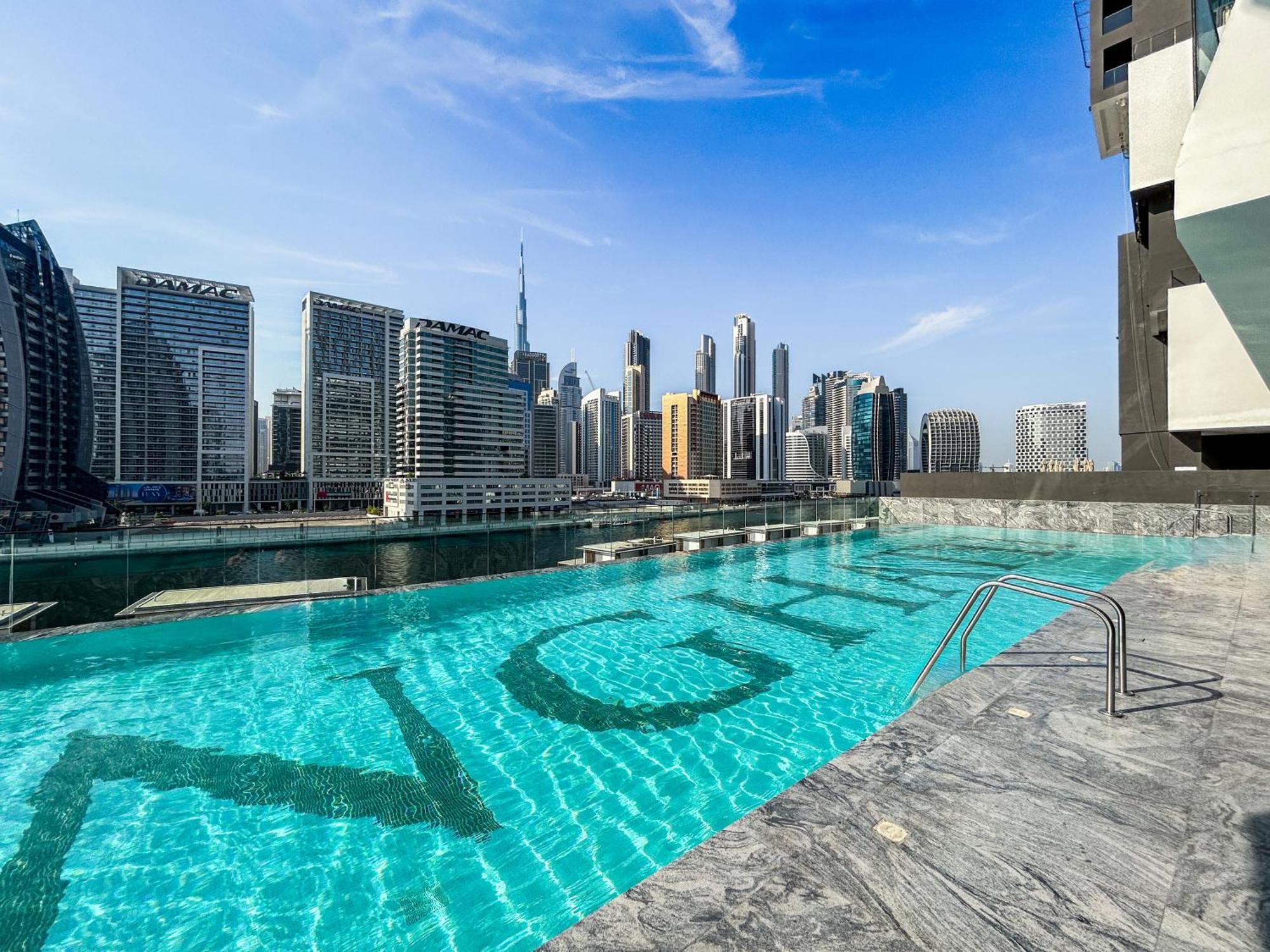 Stylish With Direct Pool Access By The Canal * Dubai